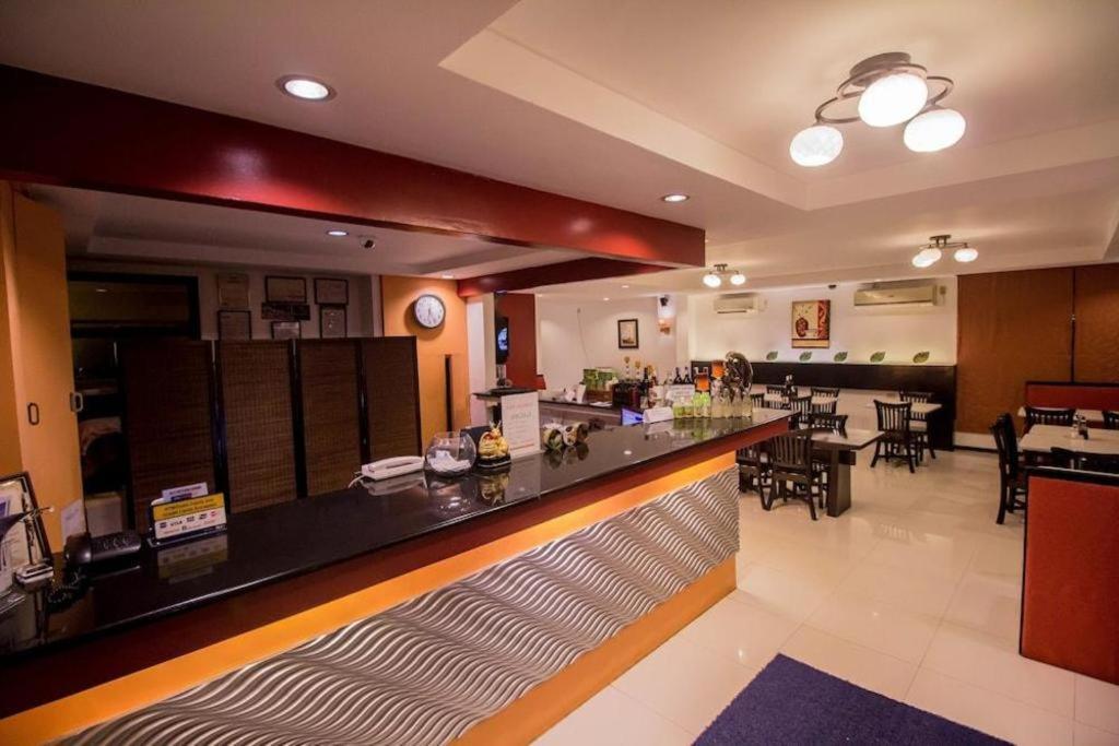 The Red Palm Suites And Restaurant Butuan City المظهر الخارجي الصورة