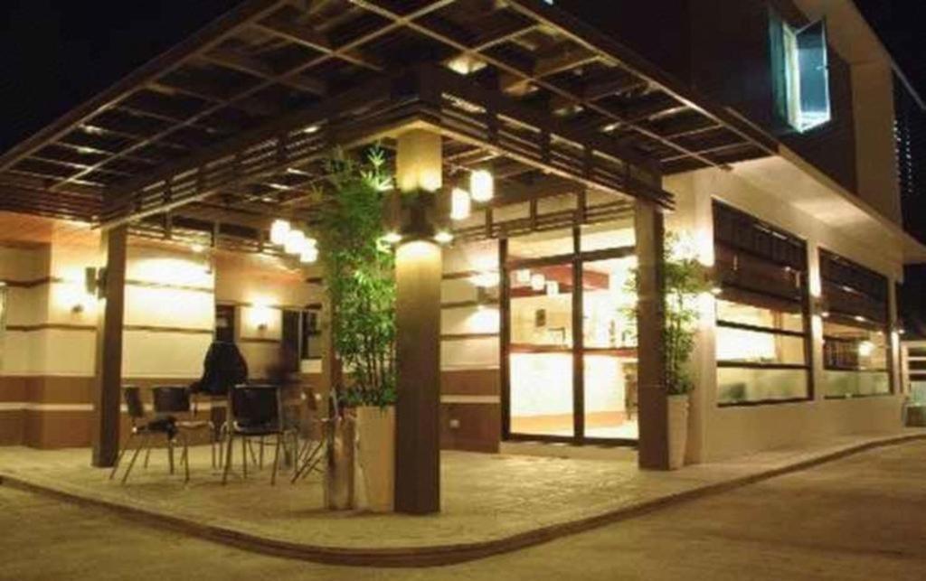 The Red Palm Suites And Restaurant Butuan City المظهر الخارجي الصورة